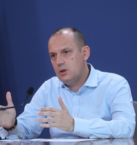 Lončar: Az aláírók némelyikének az életében az a legnagyobb siker, hogy kicserélhette a lift padlóburkolatát a sürgősségi osztályon (Fotó: Beta)