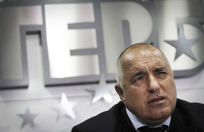 A kormányfői pozícióra esélyes Bojko Boriszov nem sok szépet ígért. Már a választás előtt közölte: a görög válság semmiség ahhoz képest, ami Bulgáriára vár (Fotó: Beta/AP) A kormányfői pozícióra esélyes Bojko Boriszov nem sok szépet ígért. Már a választás előtt közölte: a görög válság semmiség ahhoz képest, ami Bulgáriára vár (Fotó: Beta/AP)