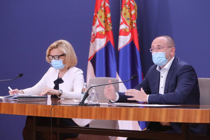 Zoran Gojković elmondása szerint tartományi szinten az összes sürgősségi esetet ellátják, továbbá elvégzik a sürgősnek minősülő műtéteket (Fotó: Beta) Zoran Gojković elmondása szerint tartományi szinten az összes sürgősségi esetet ellátják, továbbá elvégzik a sürgősnek minősülő műtéteket (Fotó: Beta)