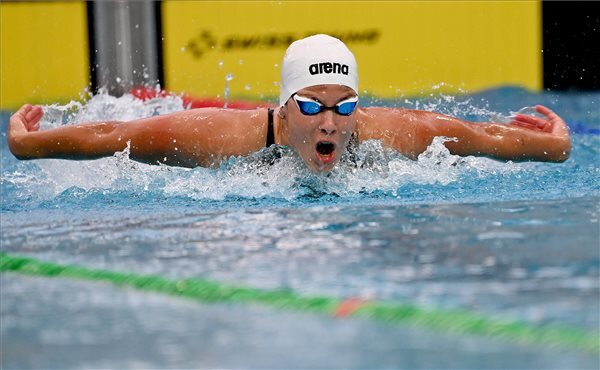 Szilágyi Liliána a 100 méteres pillangóúszás döntőjében (Fotó: MTI)