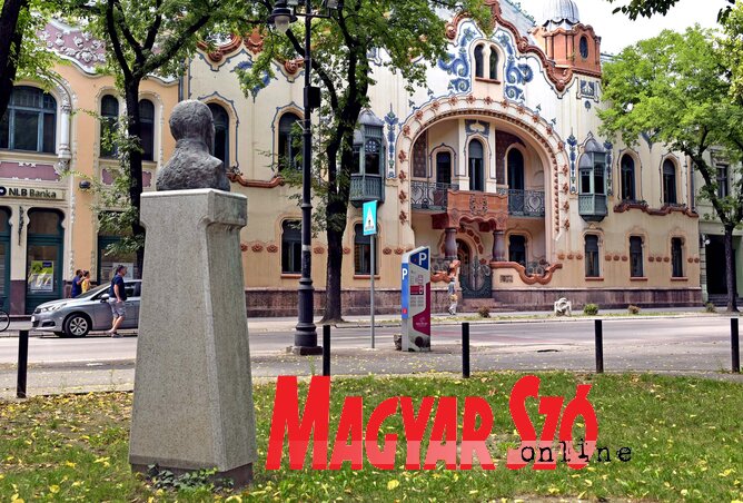Raichle Ferenc szobra a róla elnevezett parkban Raichle Ferenc szobra a róla elnevezett parkban