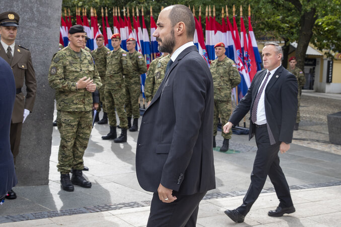 Boris Milošević a knini koszorúzáson (Fotó: AP via Beta)