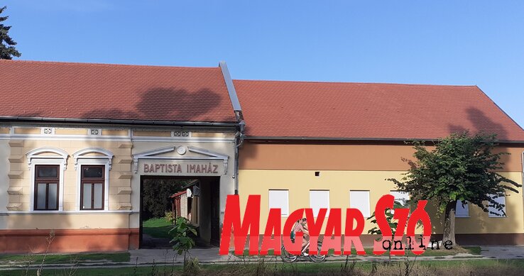 A bácskossuthfalvi BMC székhelye mellett megvásárolt házban épült fel az a korszerűen felszerelt konyha, amit ahogy a körülmények lehetővé teszik, szeretnének beüzemelni (Kazinczy Paszterkó Diana felvétele) A bácskossuthfalvi BMC székhelye mellett megvásárolt házban épült fel az a korszerűen felszerelt konyha, amit ahogy a körülmények lehetővé teszik, szeretnének beüzemelni (Kazinczy Paszterkó Diana felvétele)