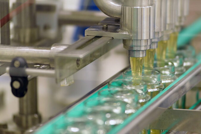 Mézcsomagoló üzem (Fotó: MTI)