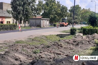 Új aszfaltburkolatot kapott Bácskossuthfalván a szökőkút, illetve a posta melletti parkoló (Kazinczy Paszterkó Diana felvétele)