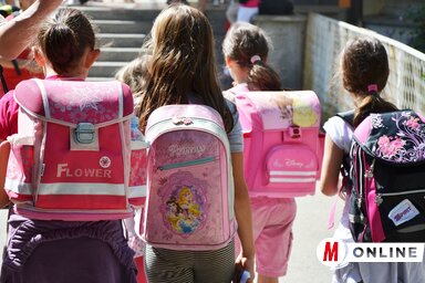 A háromrétegű maszk kötelező iskolafelszerelés lesz (Ótos András felvétele)