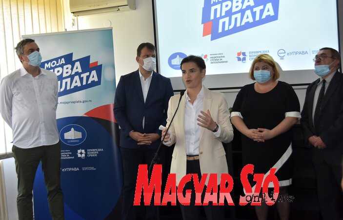 Az első fizetésem program által tízezer fiatal szerezheti meg első munkatapasztalatát (Gergely József felvétele) Az első fizetésem program által tízezer fiatal szerezheti meg első munkatapasztalatát (Gergely József felvétele)
