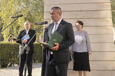 Potápi Árpád János Révkomáromban mondott beszédet a nemzeti ünnepen (Fotó: MTI)