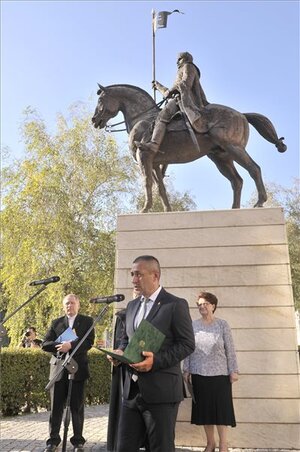 Potápi Árpád János Révkomáromban mondott beszédet a nemzeti ünnepen (Fotó: MTI)