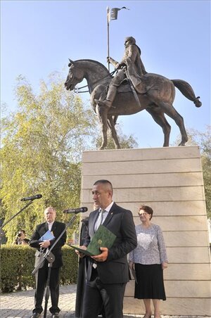 Potápi Árpád János Révkomáromban mondott beszédet a nemzeti ünnepen (Fotó: MTI) Potápi Árpád János Révkomáromban mondott beszédet a nemzeti ünnepen (Fotó: MTI)