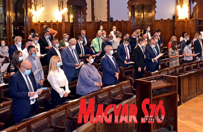 A képviselők leteszik az esküt (Fotó: Gergely Árpád) A képviselők leteszik az esküt (Fotó: Gergely Árpád)