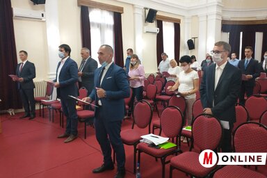 A községi képviselők eskütétele Adán (Csincsik Zsolt felvétele)