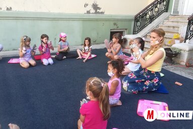 A kicsik a dallam és a ritmus alapjait tanulják meg (Fehér Rózsa felvétele)