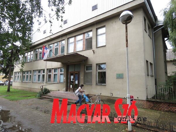 A moholi egészségház épülete jó ideje felújításra szorul (Csincsik Zsolt felvétele) A moholi egészségház épülete jó ideje felújításra szorul (Csincsik Zsolt felvétele)