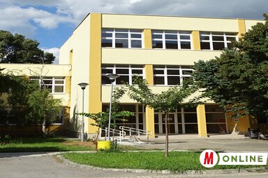 A teljesen felújított Kókai Imre iskola központi épülete (Fotó: Góbor Béla)