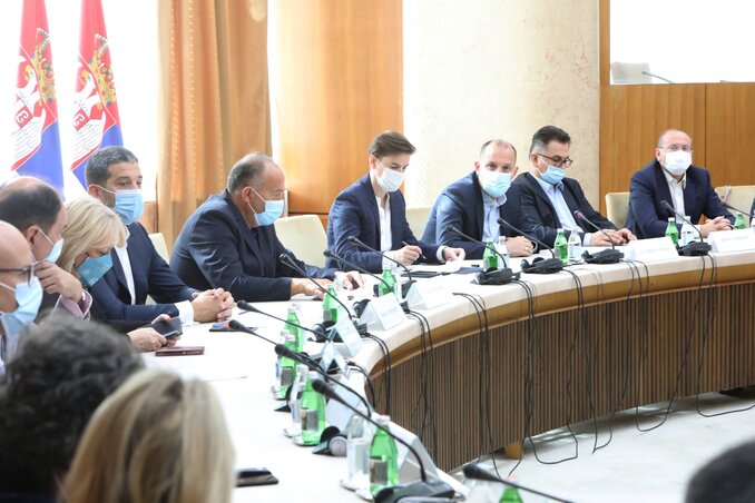 Ülésezik a válságtörzs (Fotó: Beta)