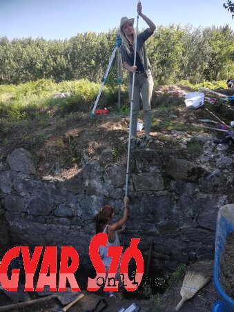 Egyetemisták is dolgoztak az ásatásokon (Fehér Rózsa felvétele) Egyetemisták is dolgoztak az ásatásokon (Fehér Rózsa felvétele)