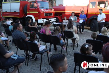 Linka B. Gabriella köszönti az elsősöket (Lakatos János felvétele)