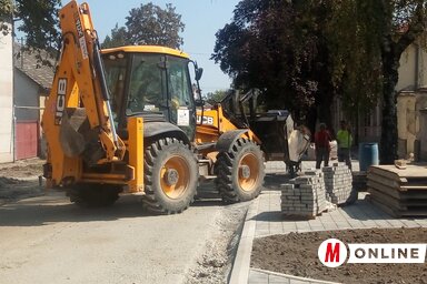 A Csuka Zoltán utcában még javában folynak a munkálatok (Fehér Rózsa felvétele)