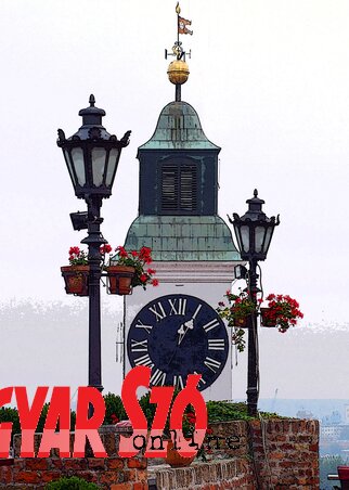 A híres ,,részeges” óra (Dávid Csilla felvétele) A híres ,,részeges” óra (Dávid Csilla felvétele)