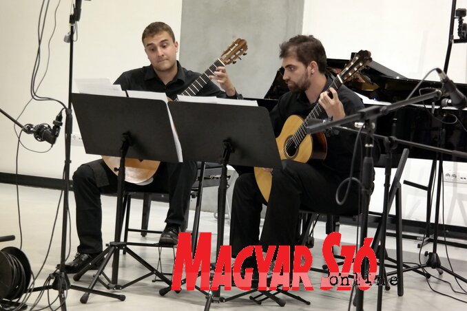 A Duo Kvintesencija (Bozsoki Valéria felvétele) A Duo Kvintesencija (Bozsoki Valéria felvétele)