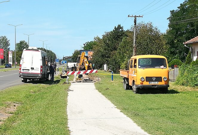 Jelenleg az utómunkálatok folynak a Szabadkát Paliccsal összekötő kerékpárúton (Benedek Miklós felvétele) Jelenleg az utómunkálatok folynak a Szabadkát Paliccsal összekötő kerékpárúton (Benedek Miklós felvétele)