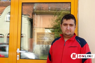 Ősz Szabó Norbert, a zentai adománybolt üzletvezetője (Gruik Zsuzsa felvétele)