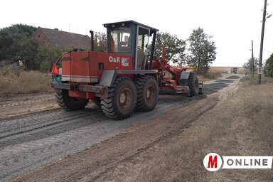 Az út nemcsak a két falut, hanem a két községet is összeköti (Jenei Klementina felvétele)