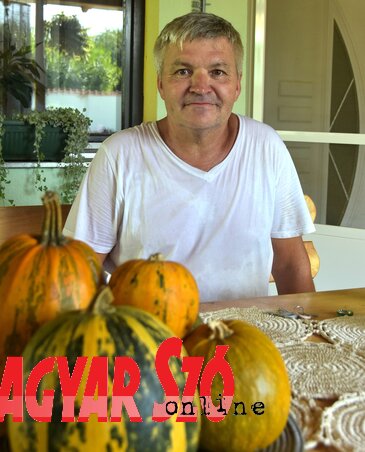 Szabó Róbert: A tök mellett az öntözött fűszerpaprikában látom a jövőt (Fotó: Gergely József) Szabó Róbert: A tök mellett az öntözött fűszerpaprikában látom a jövőt (Fotó: Gergely József)
