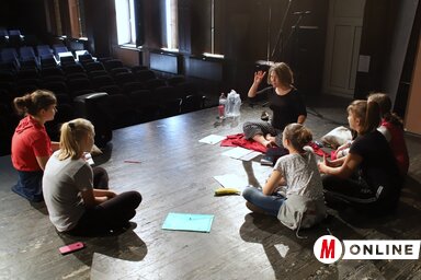 Kisebb csoportokban zajlott a munka (Lakatos János felvétele)