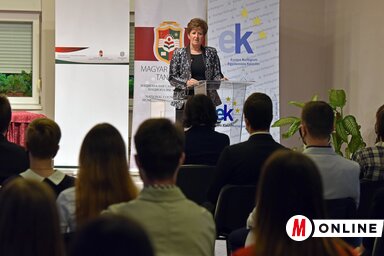 Jerasz Anikó: Az elmúlt évek alatt jó hírneve szárnyra kelt, egyre többen adják be kérelmüket, hogy itt szeretnének kollégiumi elhelyezést nyerni (Ótos András felvétele)