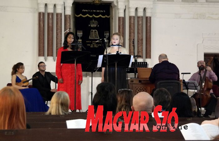 A New Trinity Baroque együttes hangversenye (Fotó: Bozsoki Valéria) A New Trinity Baroque együttes hangversenye (Fotó: Bozsoki Valéria)