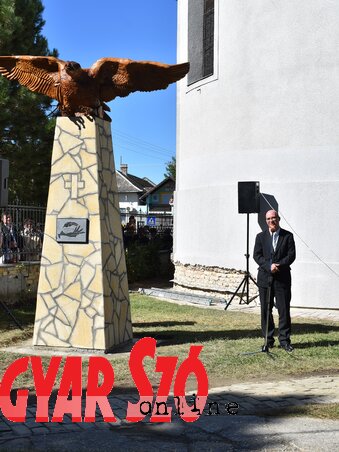 Dr. Maruzsa Zoltán államtitkár mondott ünnepi beszédet a szobrnál