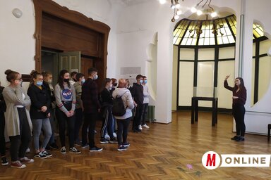 A diákok bejárták a Raichle család egykori szobáit és szalonjait (Fotó: Szalma Brigitta)
