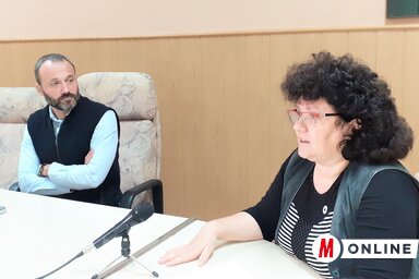 Az idén is 14 millió dinár értékben támogatja a kistermelőket Topolya község. Szatmári Adrián községi elnök és Slingár Irén, a Vajdasági Agráregyesületek Szövetsége topolyai munkatársa közös sajtótájékoztatója (Kazinczy Paszterkó Diana felvétele)