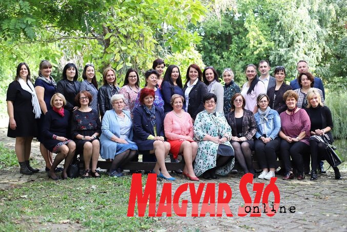 A találkozón résztvevő óvodapedagógusok csoportképe (Lakatos János felvétele)