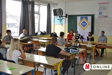 A Nem vagytok egyedül elnevezésű programsorozat tribünjén a szorongásról és a depresszióról hallhattak előadásokat, vallomásokat a résztvevők (Ótos András felvétele)