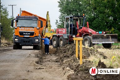 Ezúttal 1,8 kilométert újítanak fel, ami 42 millió dináros beruházást jelent (Puskás Károly felvétele)