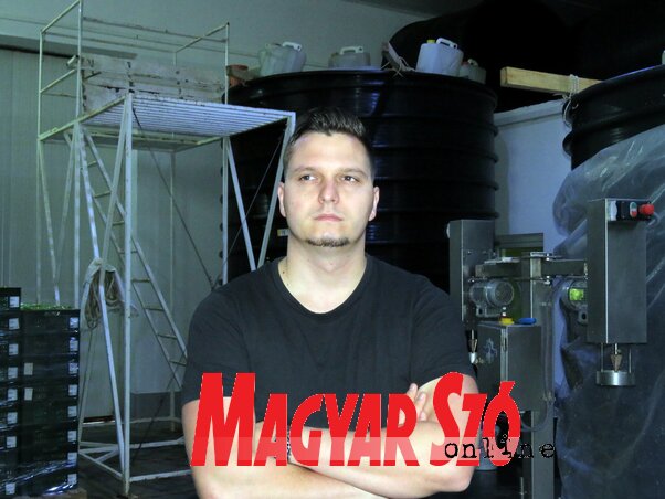 Madarász Gábriel: Saját termékünket dolgozzuk fel (Kecskés István felvétele) Madarász Gábriel: Saját termékünket dolgozzuk fel (Kecskés István felvétele)