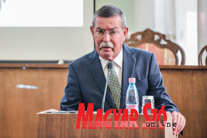 Dr. Farkas Emil: A jó sebész a szakértelem mellett nagyfokú empátiával is meg van áldva (Fotó: Herédi Krisztián) Dr. Farkas Emil: A jó sebész a szakértelem mellett nagyfokú empátiával is meg van áldva (Fotó: Herédi Krisztián)