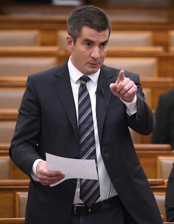 Kocsis Máté hétfőn a parlamentben (Fotó: MTI) Kocsis Máté hétfőn a parlamentben (Fotó: MTI)