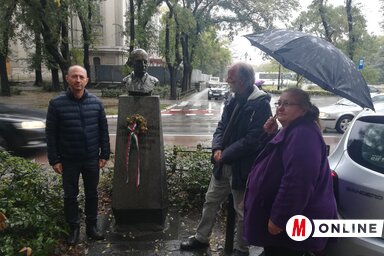 Iván Attila, Bicskei Zoltán és Gordana Guberinić a Lifka-szobor koszorúzásánál (Fotó: Lukács Melinda)