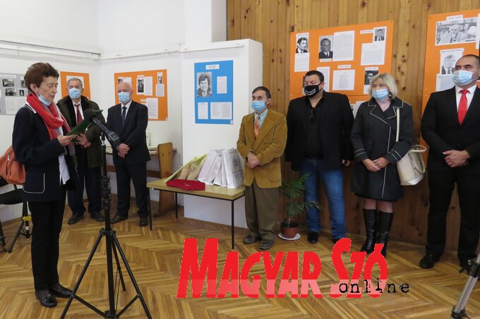 Dr. Hódi Éva nyitotta meg a jubileumi kiállítást (Fotó: Csincsik Zsolt) Dr. Hódi Éva nyitotta meg a jubileumi kiállítást (Fotó: Csincsik Zsolt)