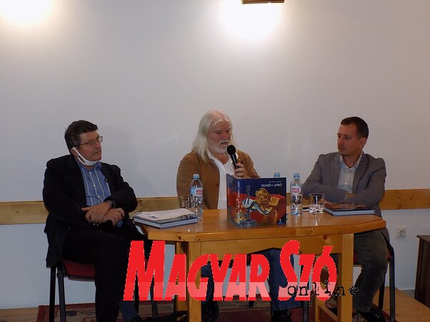Bordás Győző, Fujkin István és Virág Gábor a könyvbemutatón (Szögi Csaba felvétele) Bordás Győző, Fujkin István és Virág Gábor a könyvbemutatón (Szögi Csaba felvétele)