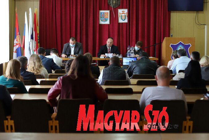 Kishegyes község költségvetését az idén a képviselő-testület pénteki ülésén harmadik alkalommal módosították (Lakatos János felvétele) Kishegyes község költségvetését az idén a képviselő-testület pénteki ülésén harmadik alkalommal módosították (Lakatos János felvétele)