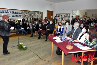 A találkozó megnyitóján Tóth Lívia üdvözölte az egybegyűlteket (Gergely József felvétele)