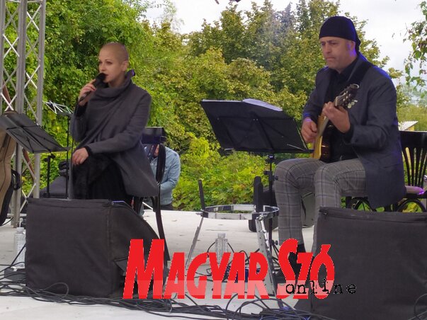 A belgrádi Duo Meu Fado nyitotta meg a rendezvényt (Szalma Brigitta felvétele) A belgrádi Duo Meu Fado nyitotta meg a rendezvényt (Szalma Brigitta felvétele)