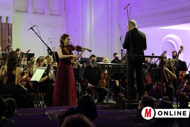 Diana Adamjan és az Újvidéki Művészeti Akadémia Szimfonikus Zenekarának ragyogó koncertje a székvárosi Zsinagógában (Fotó: Bozsoki Valéria)