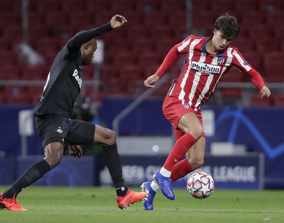 João Félixszet nem tudta megállítani az osztrák védelem (Fotó: Beta/AP)