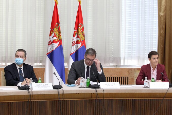 Dačić, Vučić és Brnabić a tegnapi kormányülésen (Fotó: Beta) Dačić, Vučić és Brnabić a tegnapi kormányülésen (Fotó: Beta)